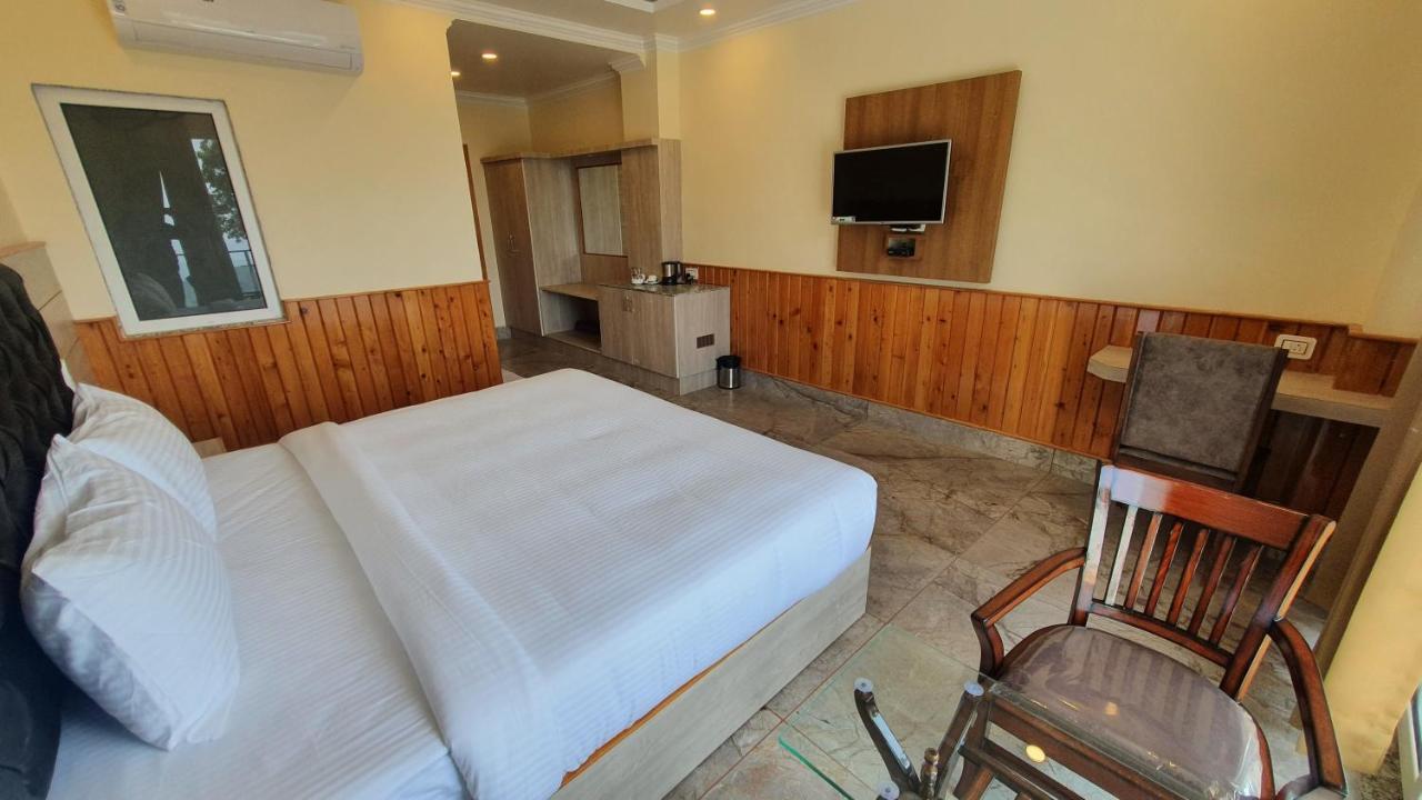Nomadic Inn Дармсала Экстерьер фото
