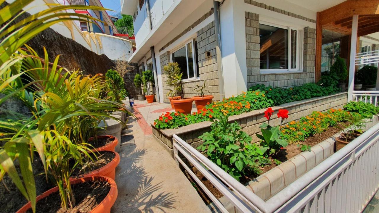 Nomadic Inn Дармсала Экстерьер фото