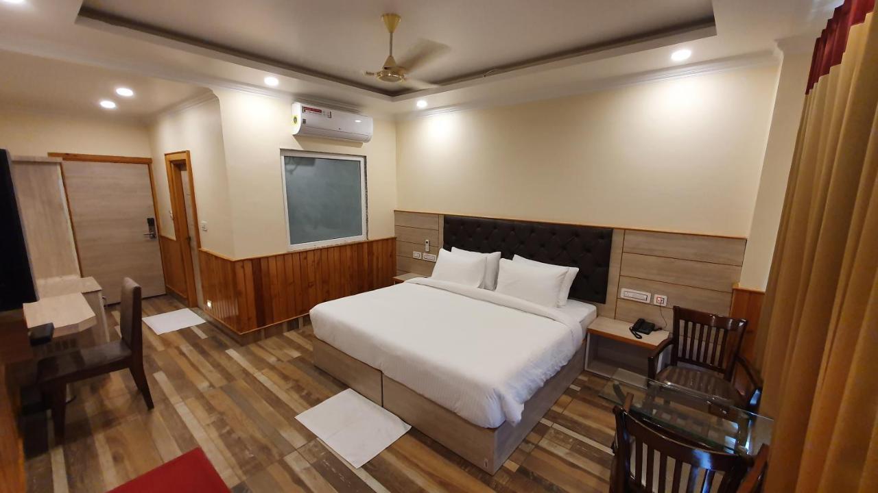 Nomadic Inn Дармсала Экстерьер фото
